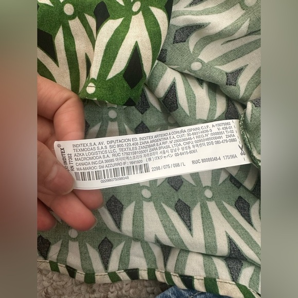 Zara Green and White Casual Button Down Shirt with Geometric Pattern size L - Picture 7 of 11